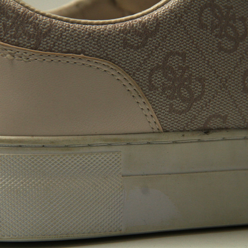 GUESS WOMEN SHOES Size 35.5 ROW70