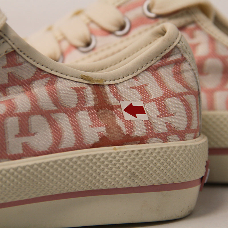 GUESS WOMEN SHOES Size 37 ROW609