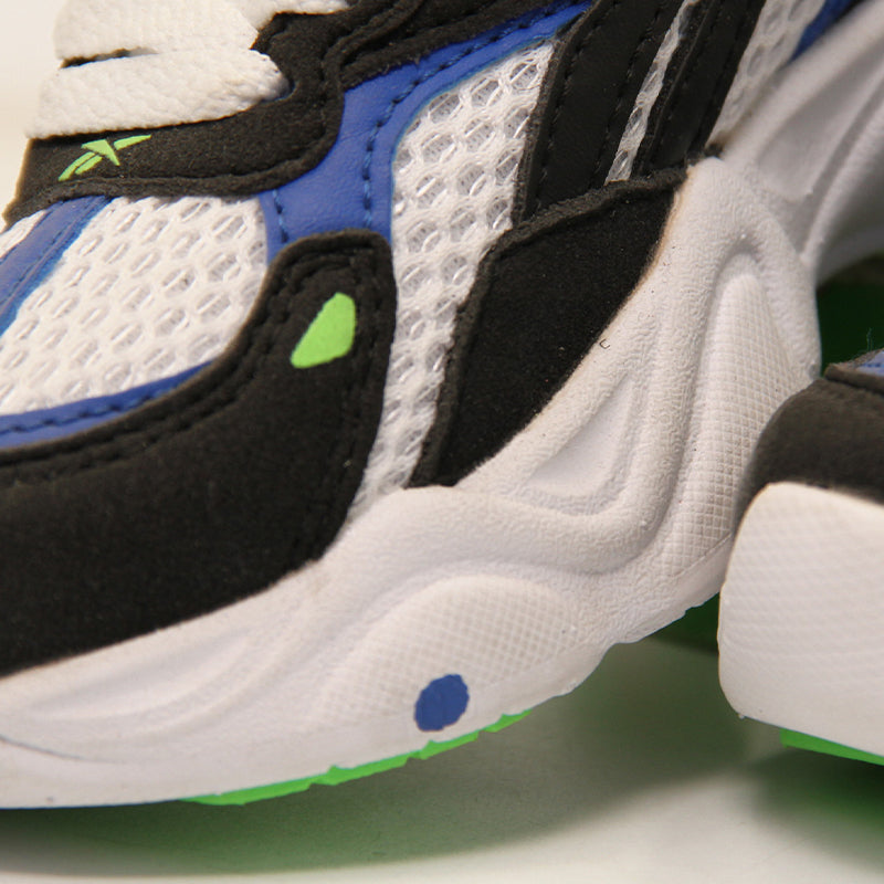 REEBOK KIDS Size 27.5 ROk13