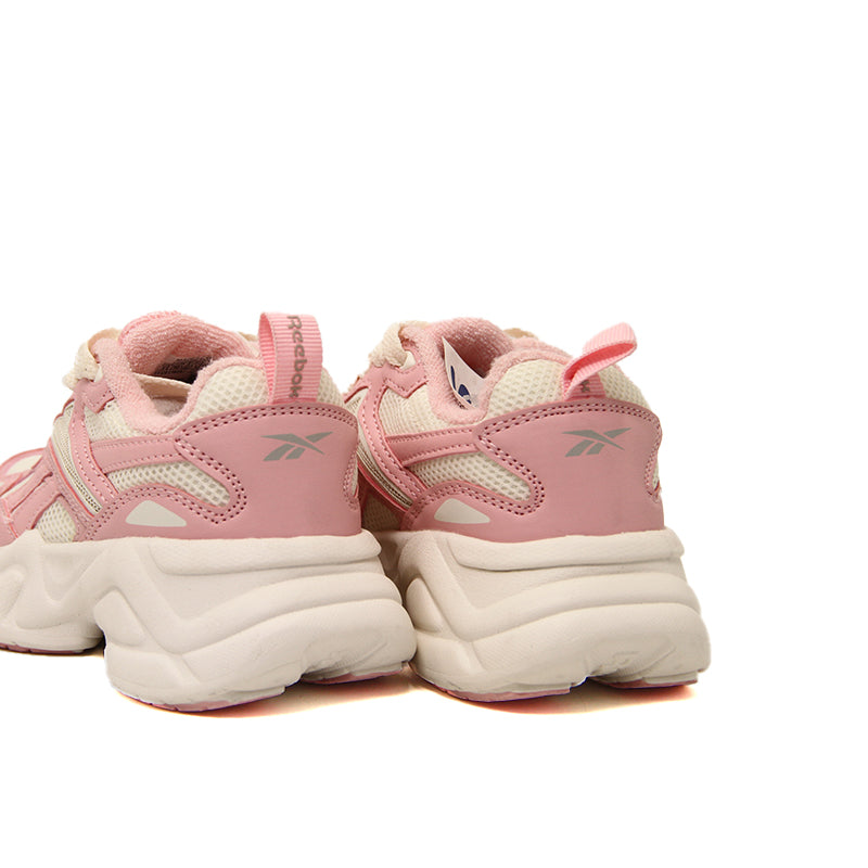 REEBOK KIDS Size 27.5 ROk9