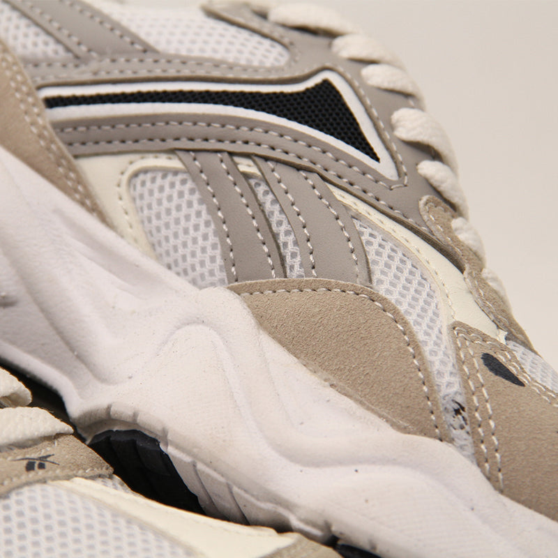 REEBOK KIDS Size 30.5 ROk5