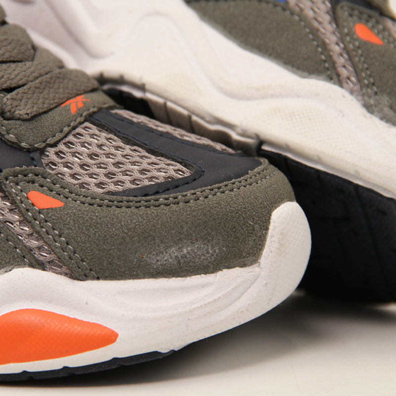 REEBOK KIDS Size 30.5 ROk6