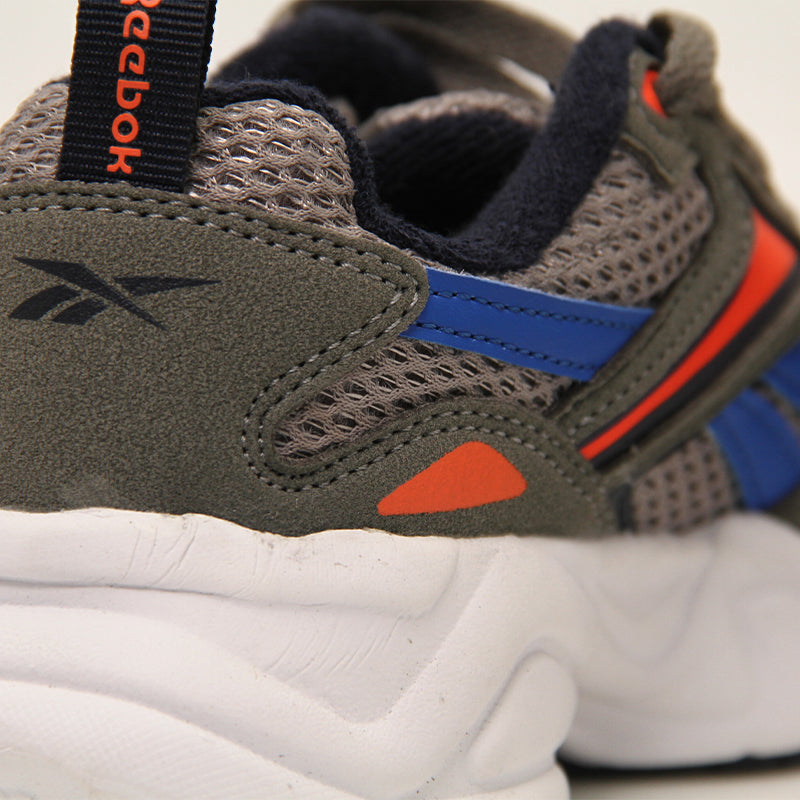 REEBOK KIDS Size 30.5 ROk7
