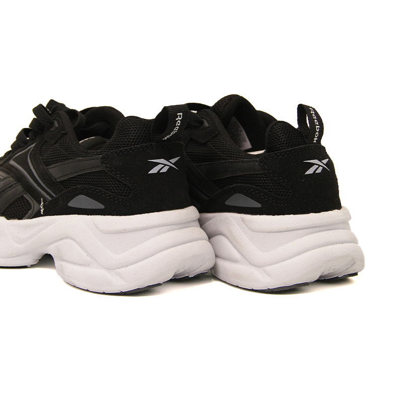 REEBOK KIDS Size 34 ROk11
