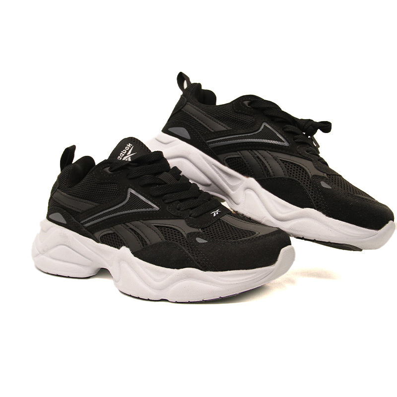 REEBOK KIDS Size 34 ROk11