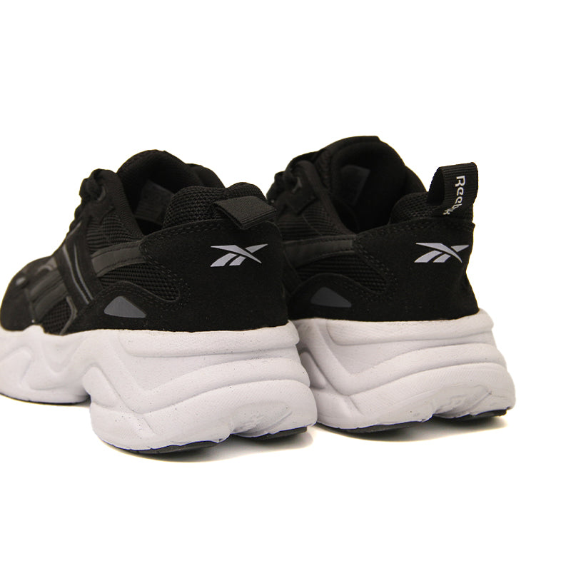 REEBOK KIDS Size 34 ROk4