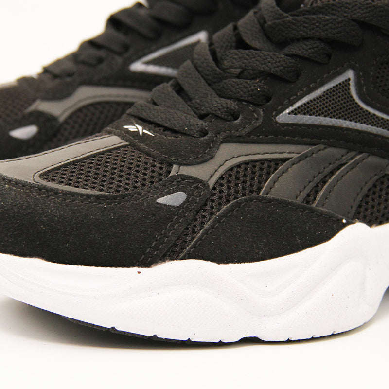 REEBOK KIDS Size 34 ROk4
