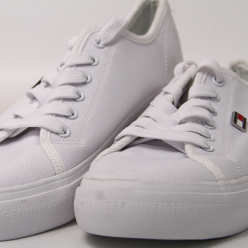 TOMMY HILFIGER WOMEN SHOES Size 37.5 ROW393