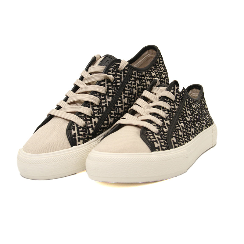 TOMMY HILFIGER WOMEN Size 39 ROW665