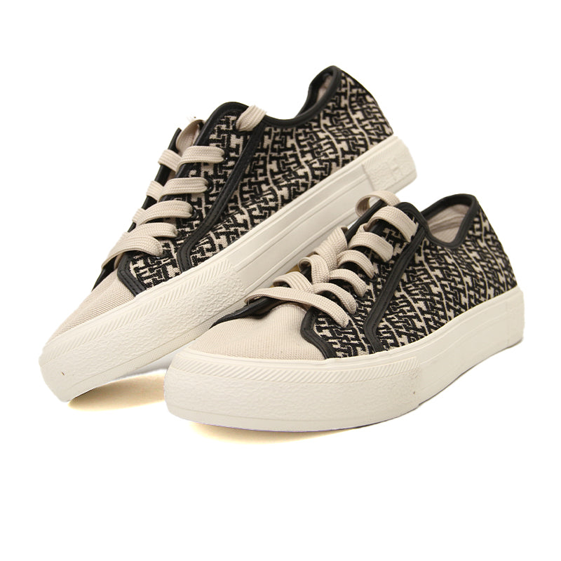 TOMMY HILFIGER WOMEN Size 39 ROW670