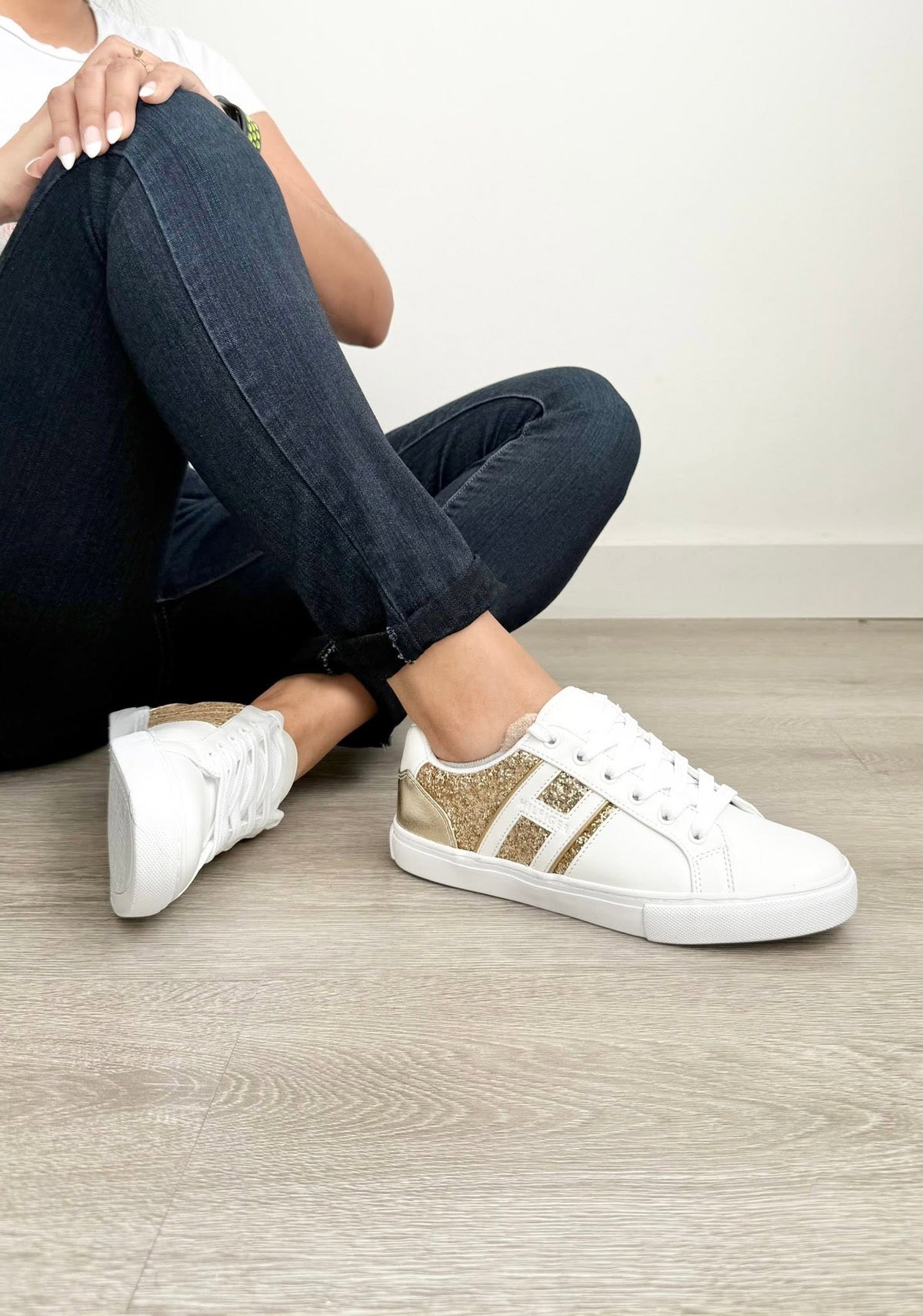 TOMMY HILFIGER WOMEN SHOES Size 37 ROW550