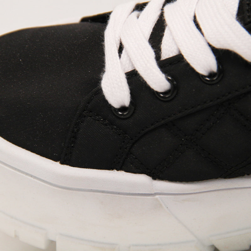 GUESS  WOMEN SHOES Size 37.5 ROW364