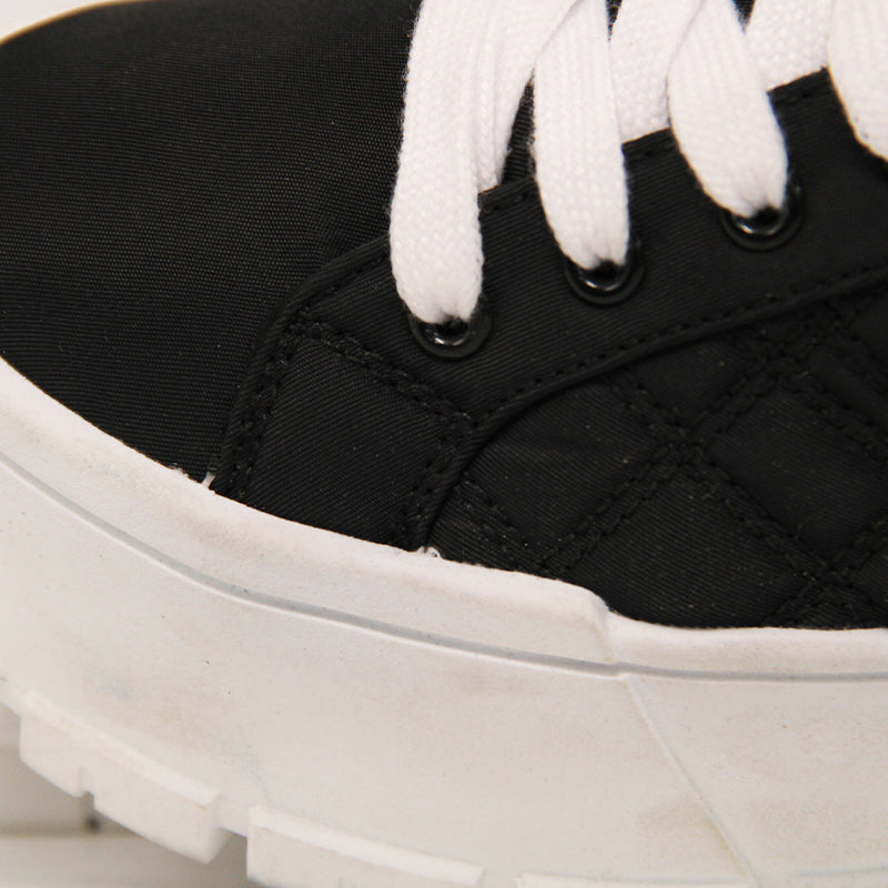 GUESS  WOMEN SHOES Size 37.5 ROW364