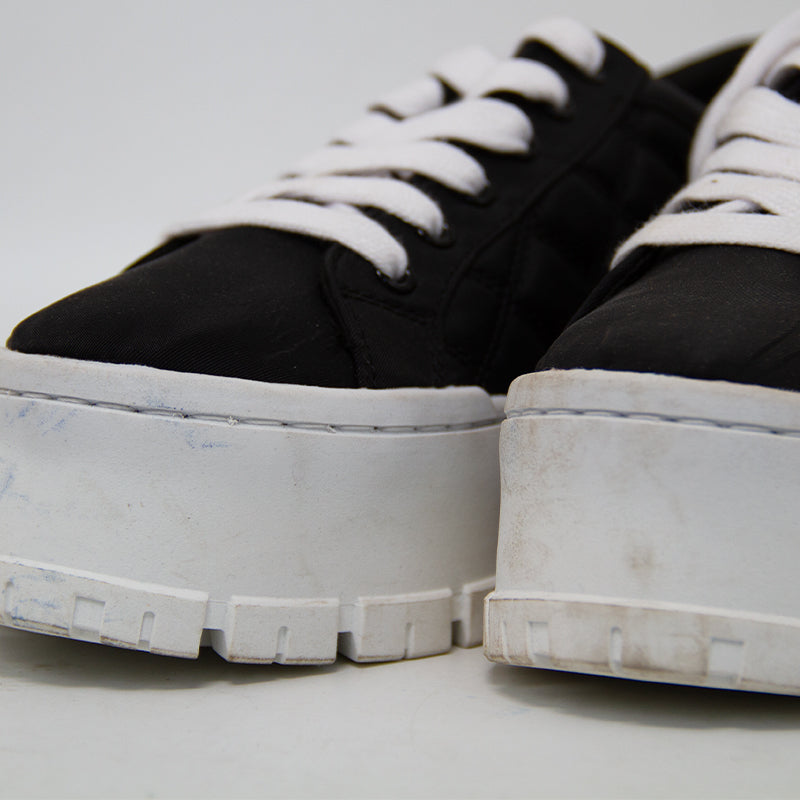 GUESS  WOMEN SHOES Size 37.5 ROW365