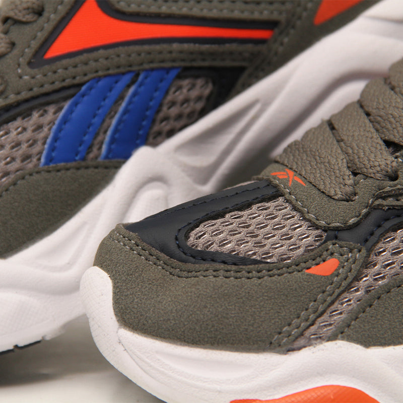 REEBOK KIDS Size 27.5 ROk12