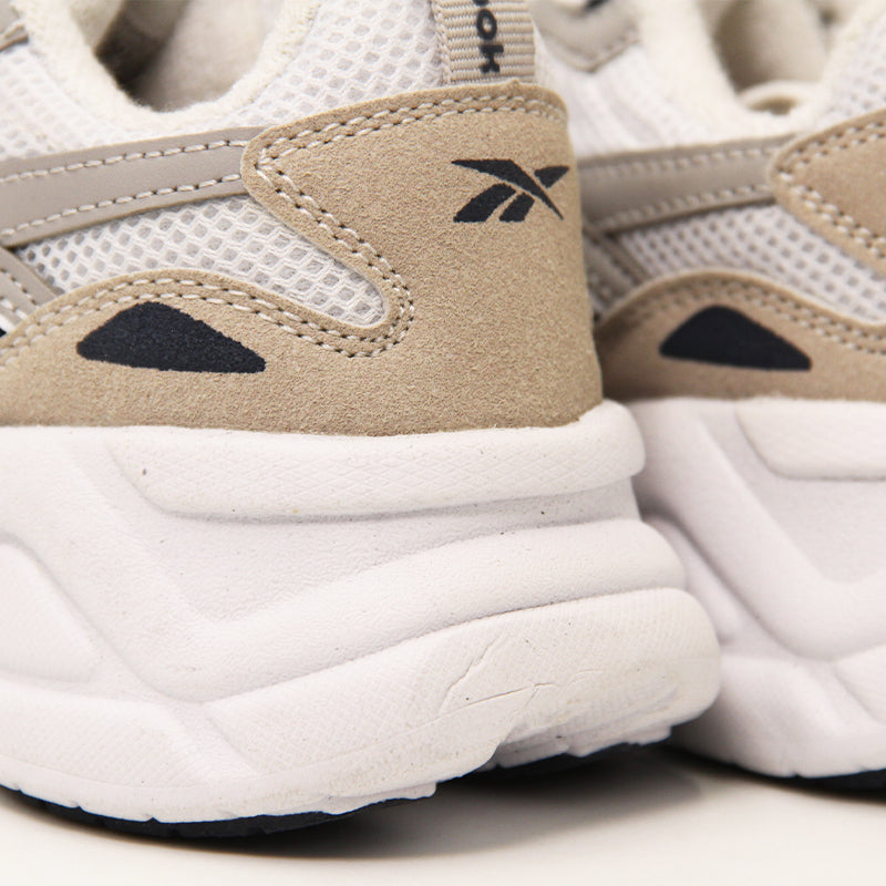 REEBOK KIDS Size 27.5 ROk7