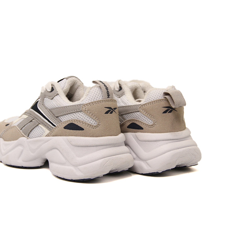 REEBOK KIDS Size 27.5 ROk7