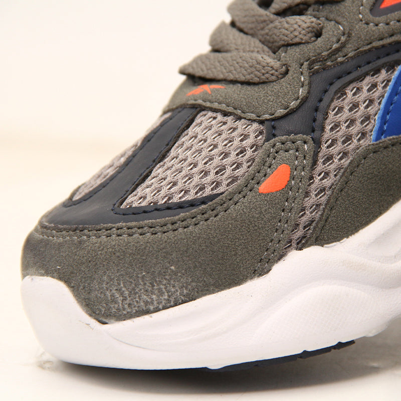 REEBOK KIDS Size 32.5 ROk10