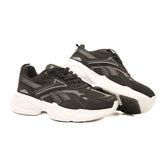 REEBOK KIDS Size 34 ROk10