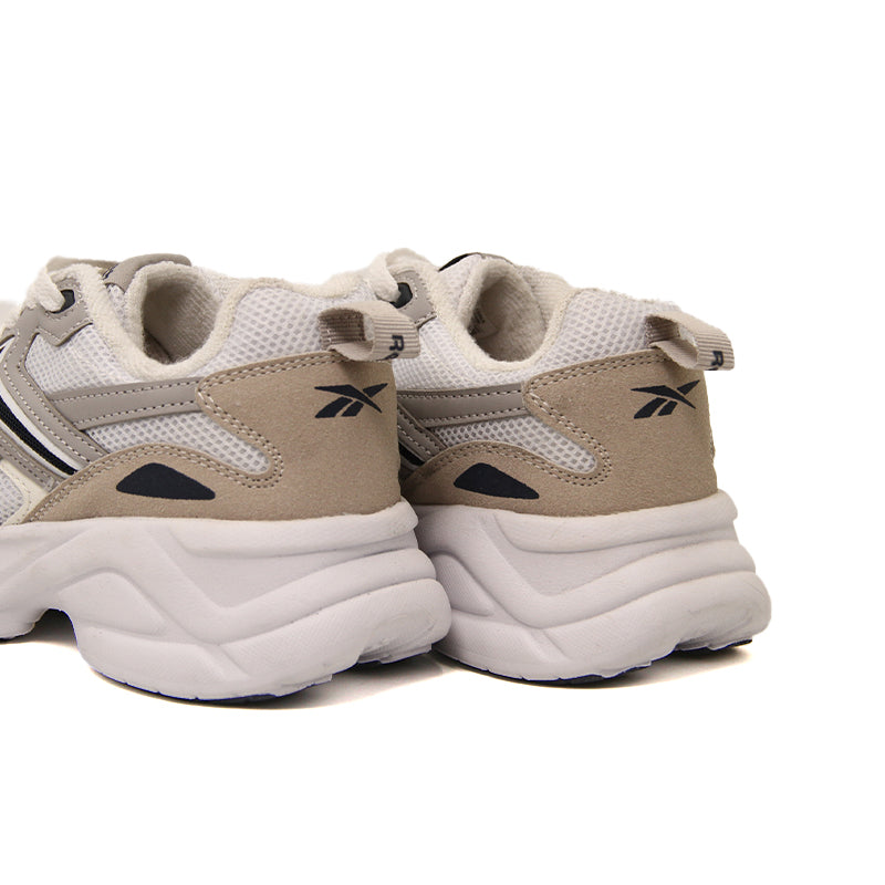 REEBOK KIDS Size 34 ROk8