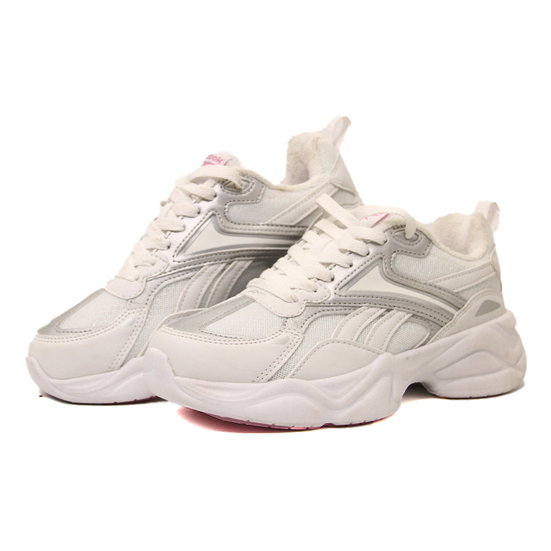REEBOK KIDS Size 35 ROk7