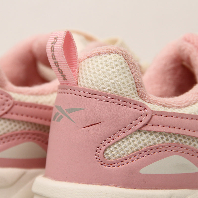REEBOK KIDS Size 38 ROk4