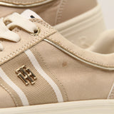 TOMMY HILFIGER WOMEN SHOES Size 38.5 ROW696
