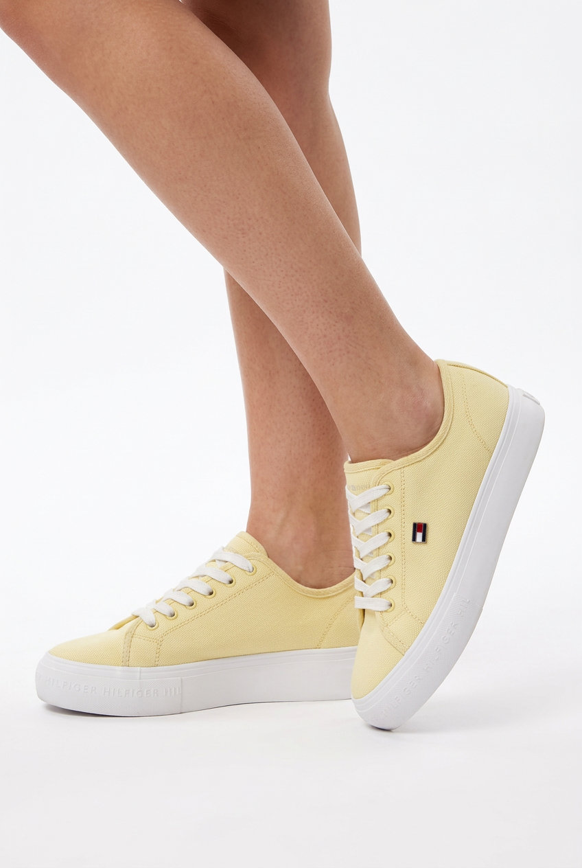 TOMMY HILFIGER WOMEN Size 39 ROW654