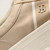 TOMMY HILFIGER WOMEN Size 39 ROW688