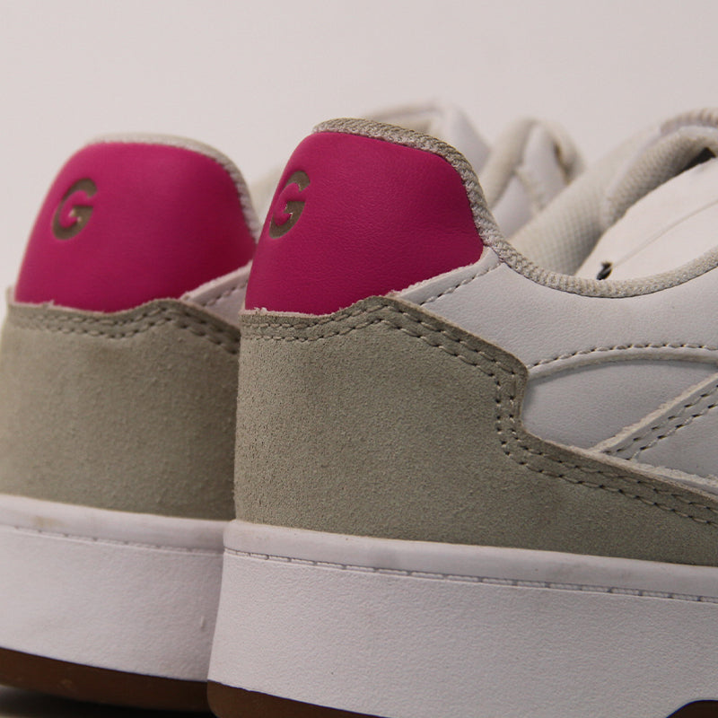 GUESS WOMEN SHOES Size 35.5 ROW67