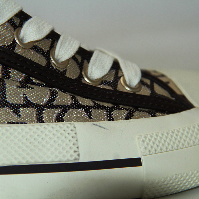 GUESS WOMEN SHOES Size 38.5 ROW639