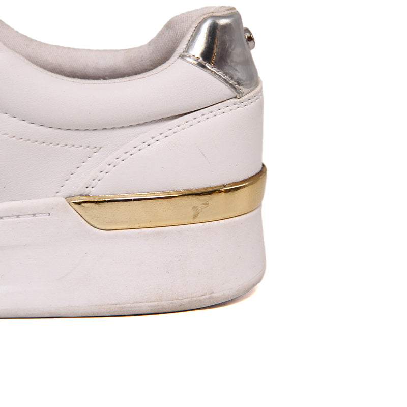 GUESS WOMEN SHOES Size 37.5 ROW260