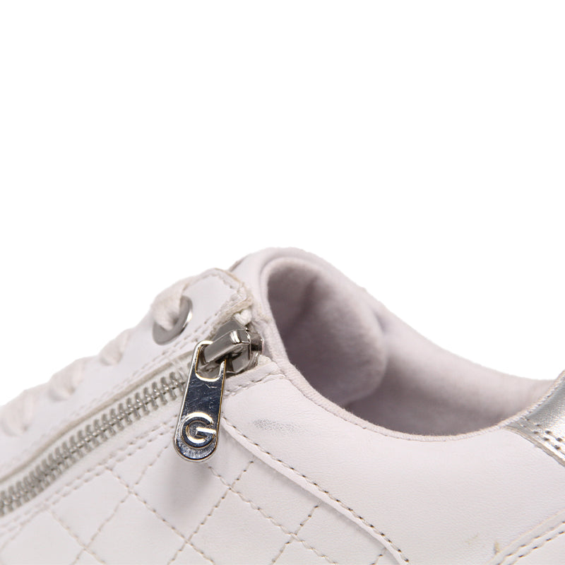 GUESS WOMEN SHOES Size 37.5 ROW261