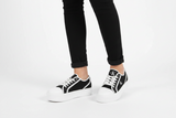 CALVIN KLEIN WOMEN SHOES Size 37.5 ROW338