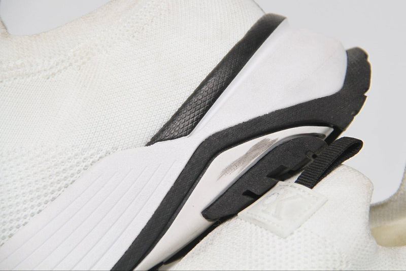 CALVIN KLEIN WOMEN SHOES Size 40 ROW214 - Runner