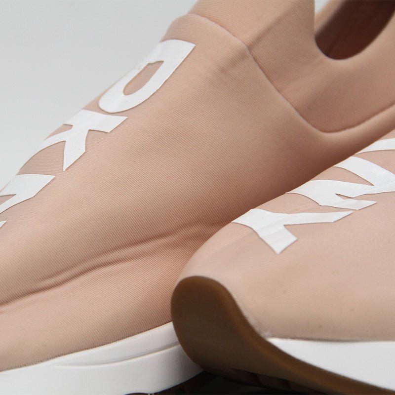 DKNY WOMEN SHOES Size 37.5 ROW140 - Runner