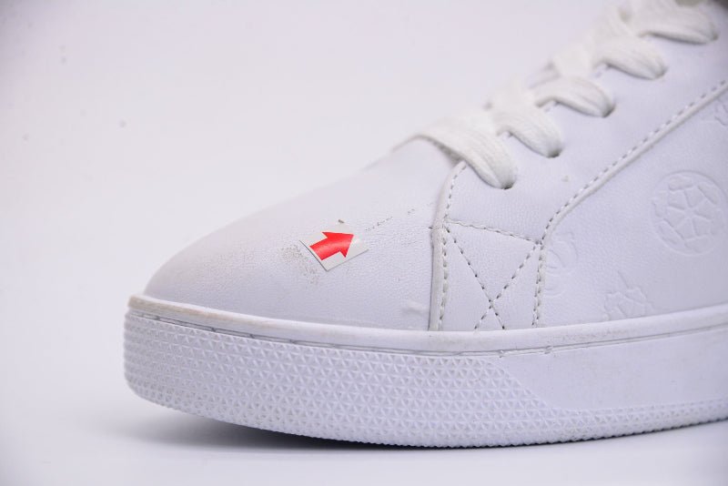 GUESS WOMEN SHOES Size 38.5 ROW44 - Runner