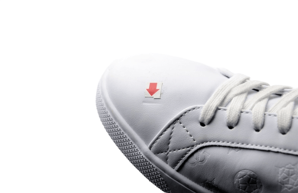 GUESS WOMEN SHOES Size 41 ROW1 - Runner