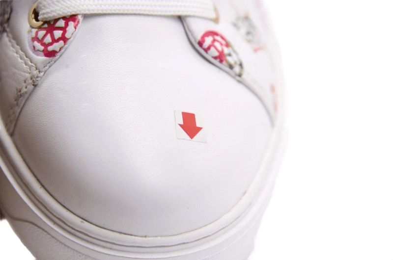 GUESS WOMEN SHOES Size 43 ROW18 - Runner