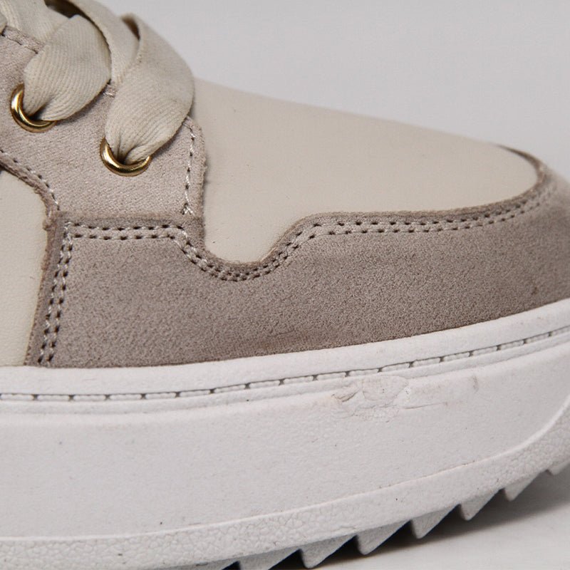 GUESS Women's SHOES Size 38.5 ROW385
