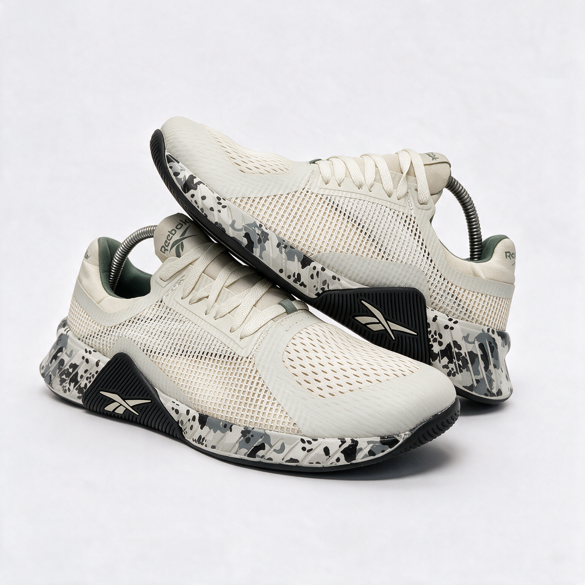 REEBOK MEN SHOES Size 44.5 ROM131